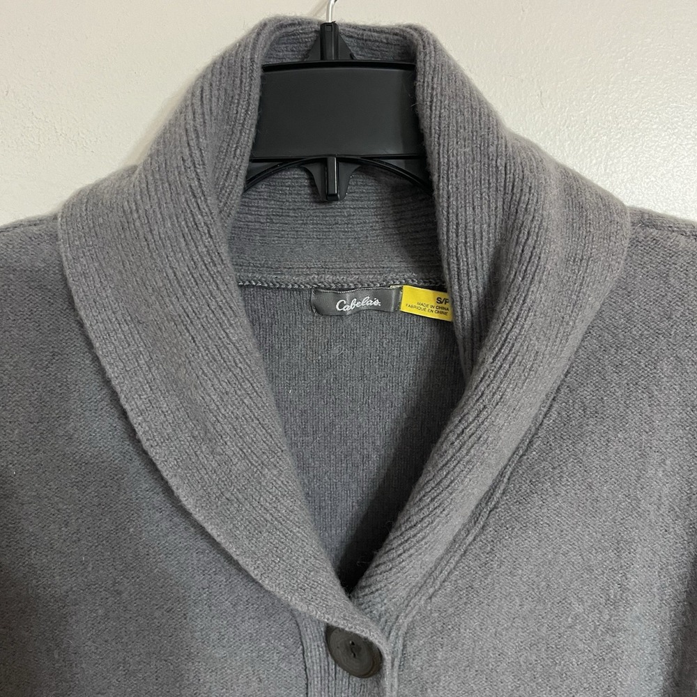 Cabelas 100% Lambs Wool Leather Elbow Patch Cardigan Size Small Gray Shawl Neck - Picture 9 of 15